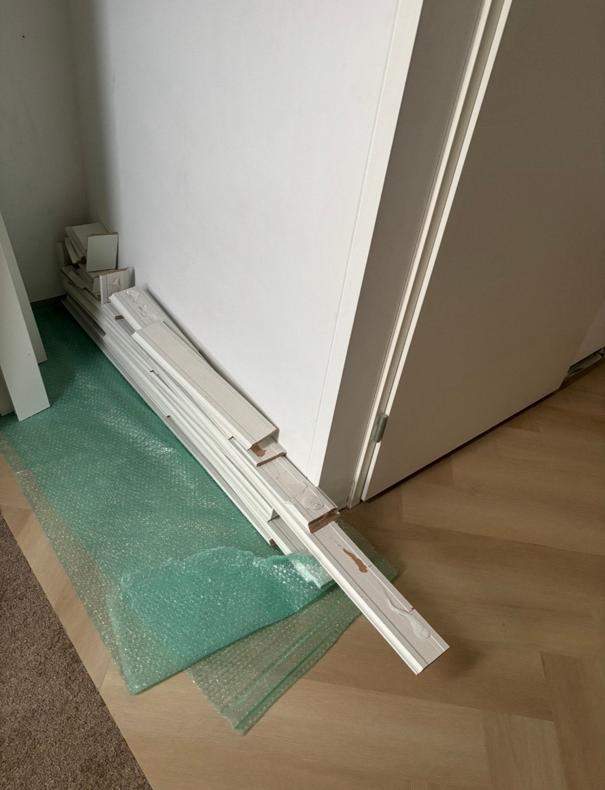 MDF Plinten 60m Voorgelakt Wit, Ophalen, Nieuw, Mdf, 250 cm of meer