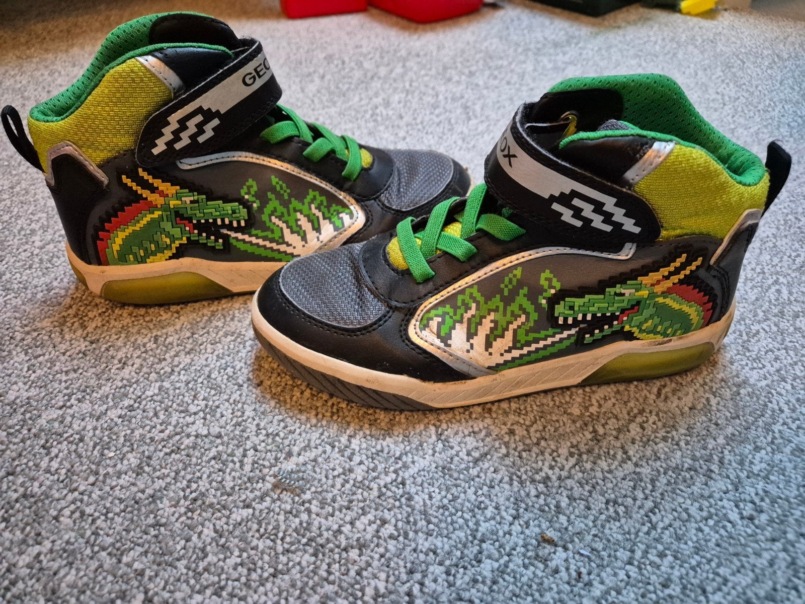 Geox schoenen maat 34 met lichtjes, Gebruikt, Jongen of Meisje, Schoenen, Ophalen of Verzenden
