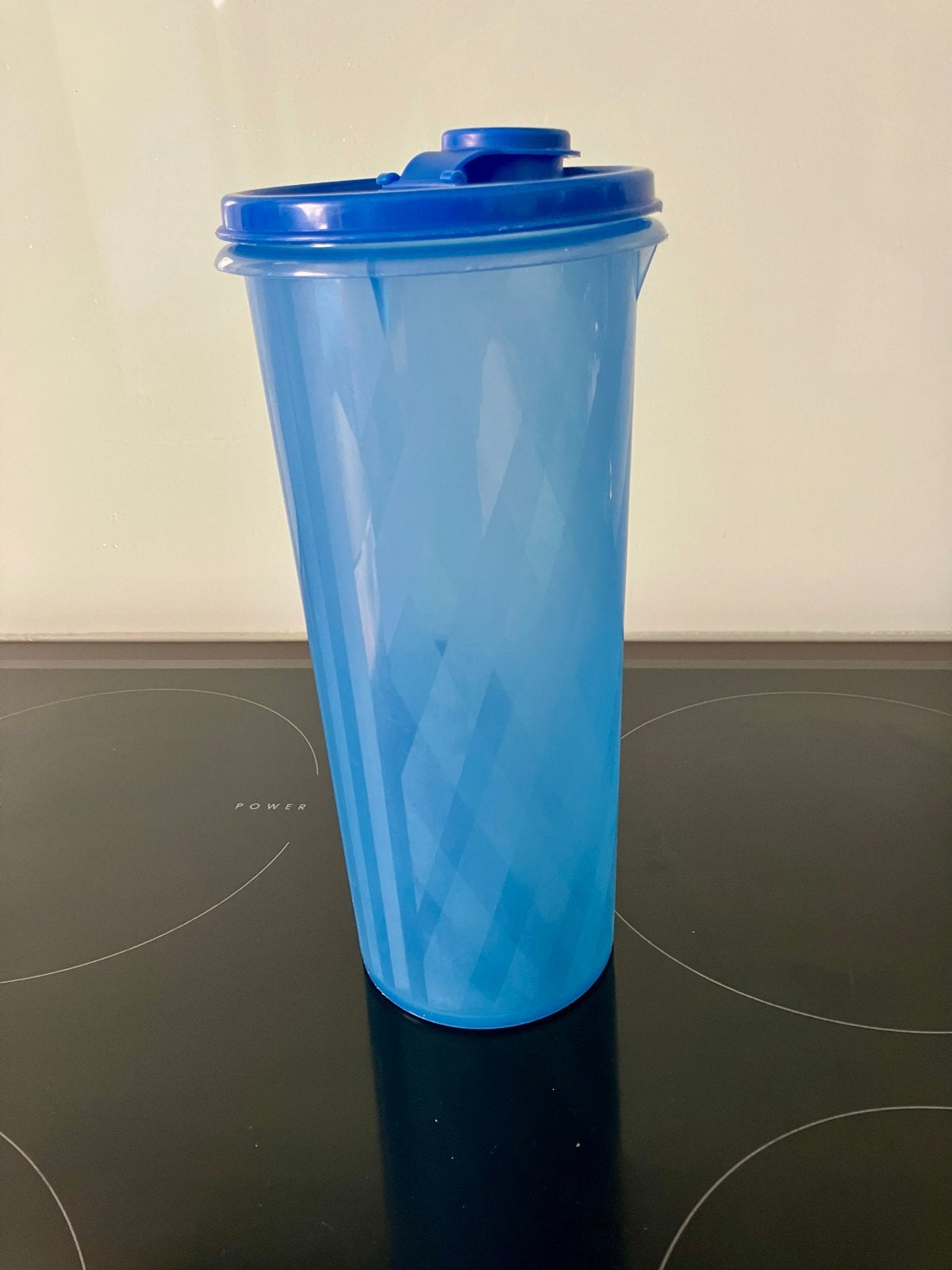 Tupperware S-line kan met schenktuit, 1 liter, blauw, Gebruikt, Blauw, Beker of Kan, Ophalen of Verzenden