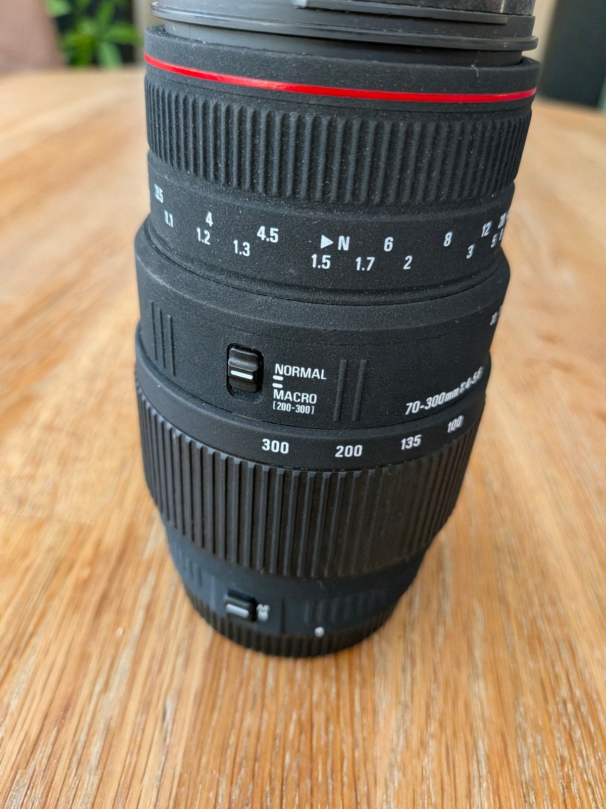 Sigma Zoomlens 70-300mm f/4-5.6 APO DG met UV filter, Audio, Tv en Foto, Fotografie | Lenzen en Objectieven, Sigma, Zo goed als nieuw