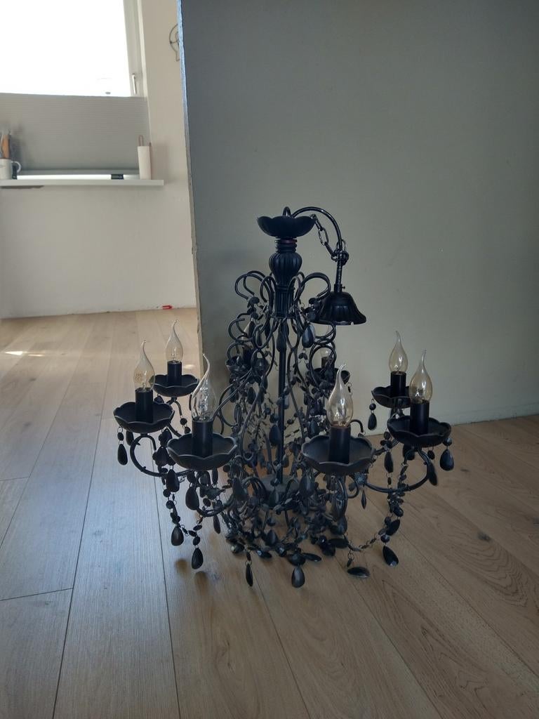 Zwarte kroonluchter met 6 armen en decoratieve kralen, Ophalen, Gebruikt, Metaal, Klassiek, Barok, Romantisch