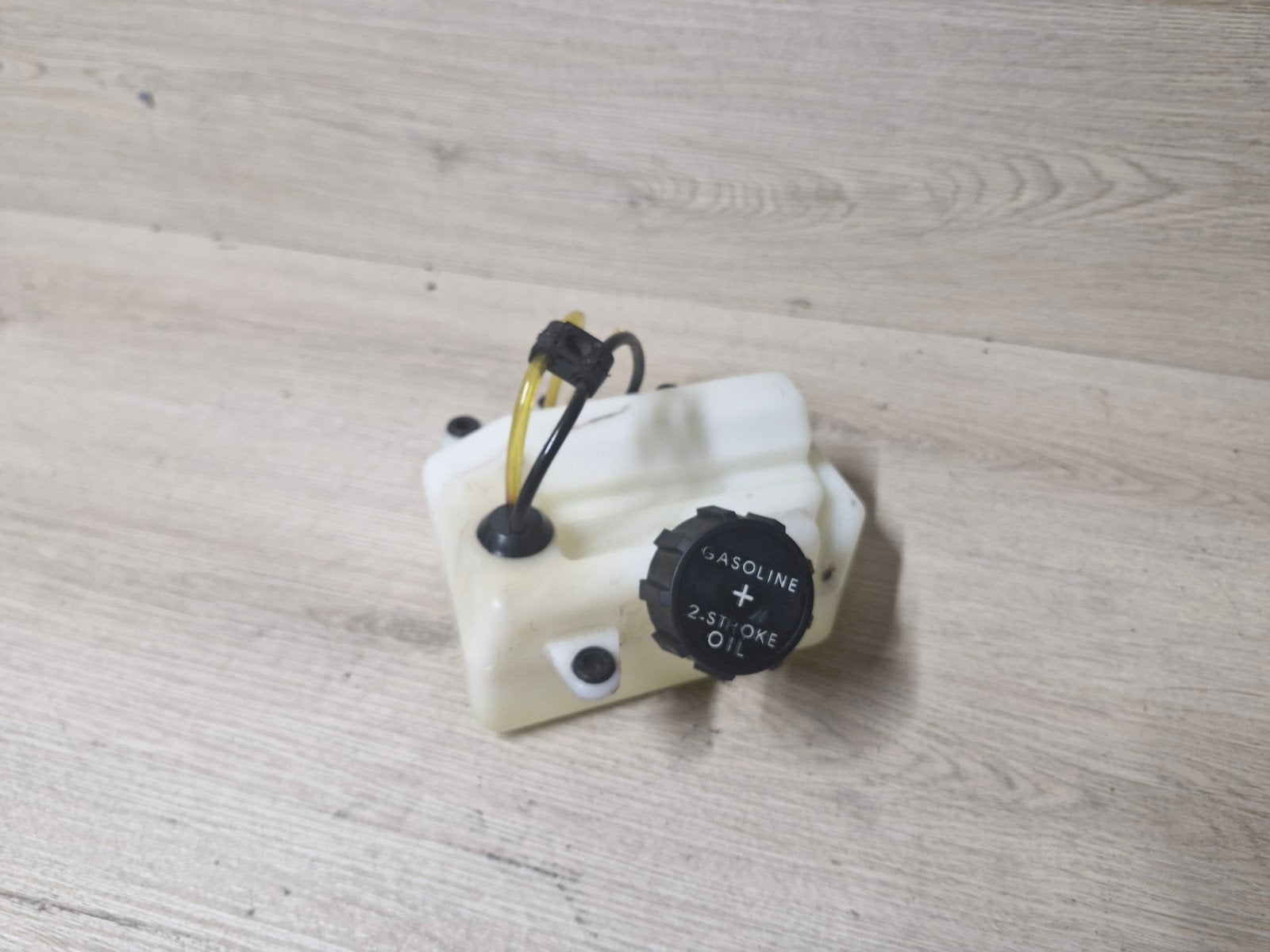 Hpi baja brandstof tankje, Benzine, Ophalen of Verzenden, Zo goed als nieuw, Onderdeel