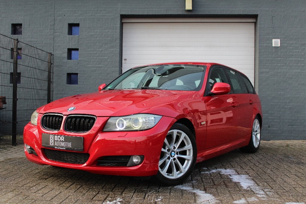 BMW 3-serie Touring 320d Efficient Dynamics |PDC|Leder|Xenon, Auto's, Euro 5, Achterwielaandrijving, 1995 cc, Zwart