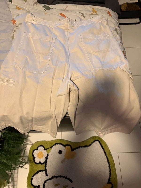 Bershka carpenter jorts beige, Wit, W32 (confectie 46) of kleiner, Ophalen of Verzenden, Zo goed als nieuw