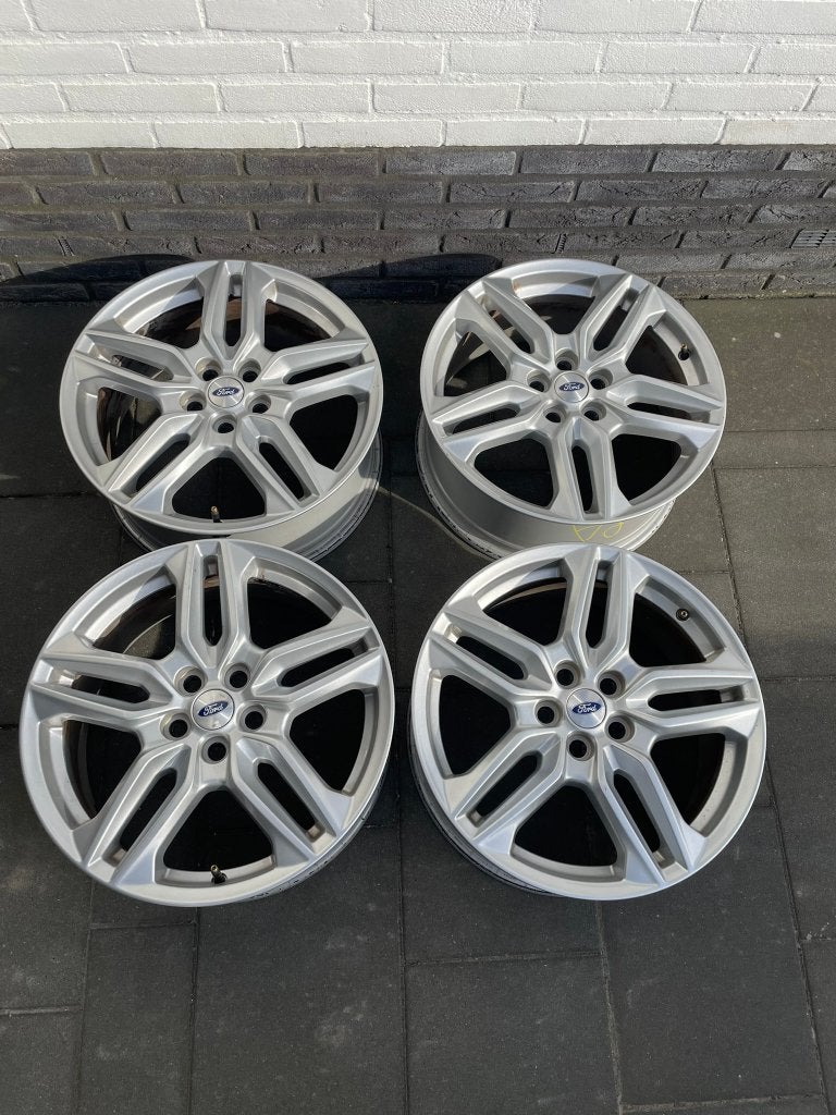 Originele Ford Mustang Mach-E 18" lichtmetalen velgen, Ophalen, 18 inch, Gebruikt, Velg(en)