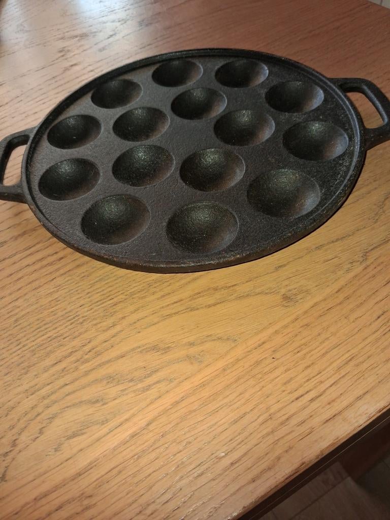 Gietijzeren poffertjes pan zgan., Huis en Inrichting, Keuken | Potten en Pannen, Ophalen, Zo goed als nieuw, Gietijzer, Overige typen
