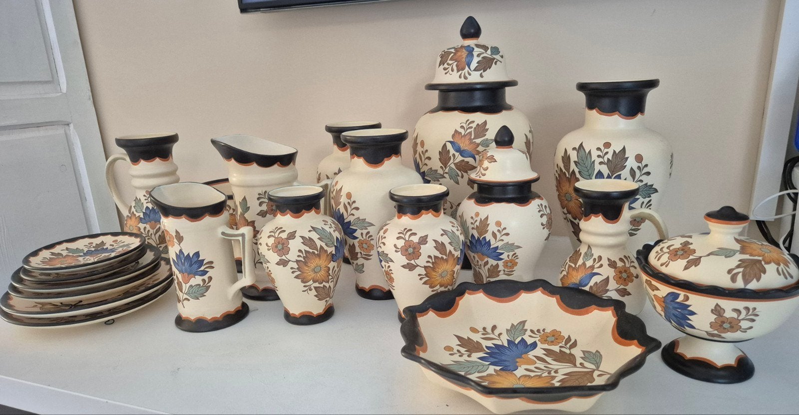Flora Gouda Plateel Holland aardewerk - 23-delige set, Antiek en Kunst, Ophalen