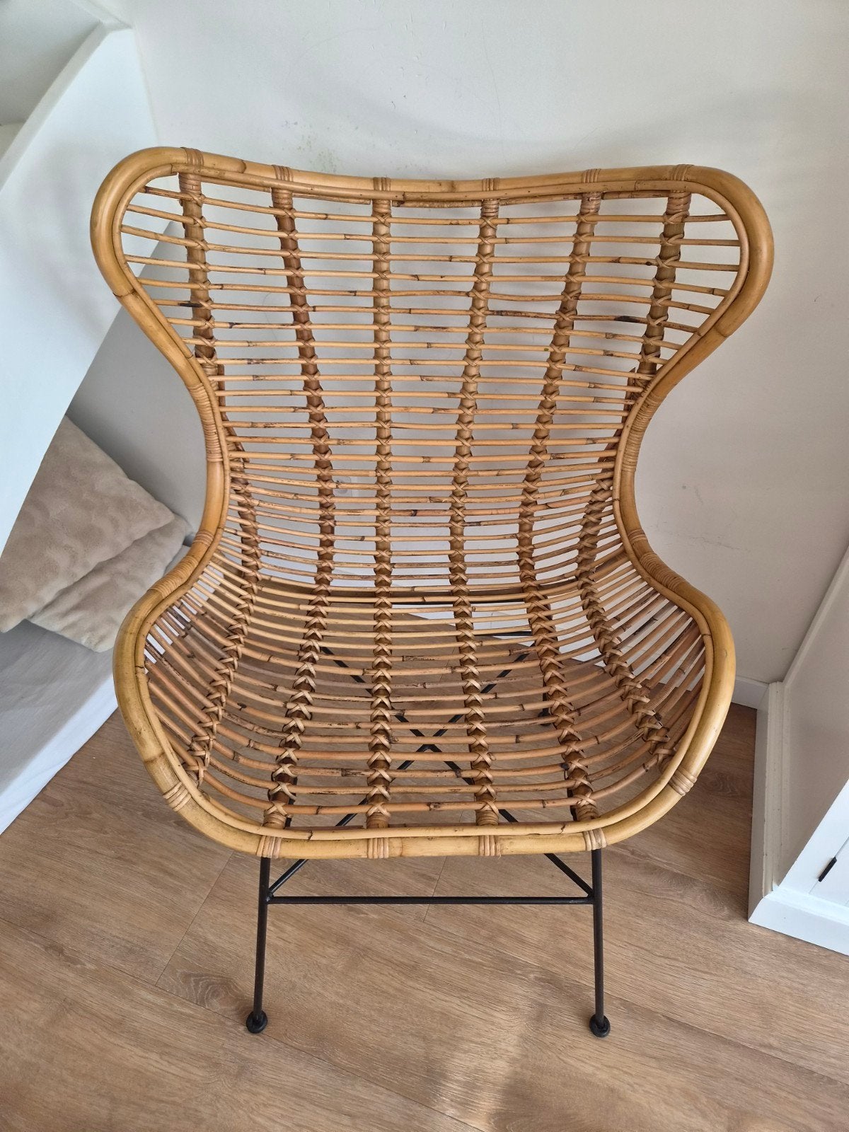 Rotan stoel met metalen onderstel, Huis en Inrichting, Bruin, Zo goed als nieuw, Metaal, Eén