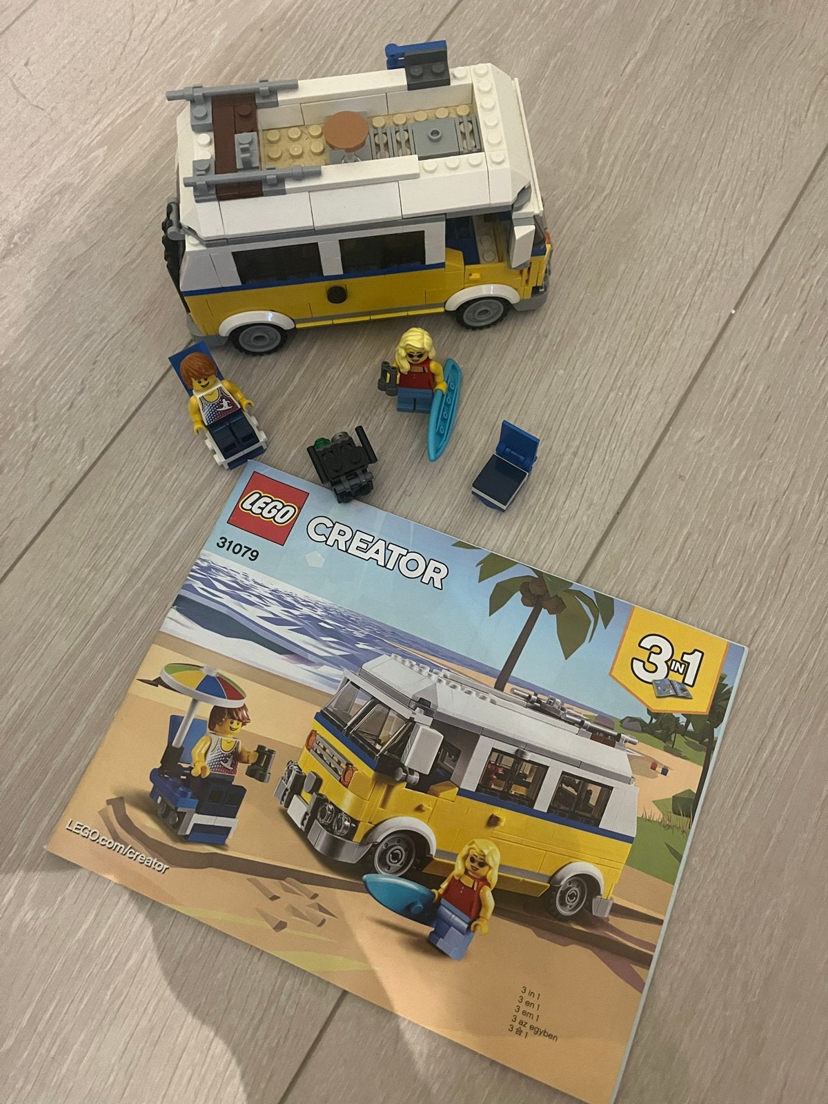 Lego Creator 31079 Zonnig Surferbusje - Zo goed als nieuw, Lego, Ophalen of Verzenden, Zo goed als nieuw, Compleet