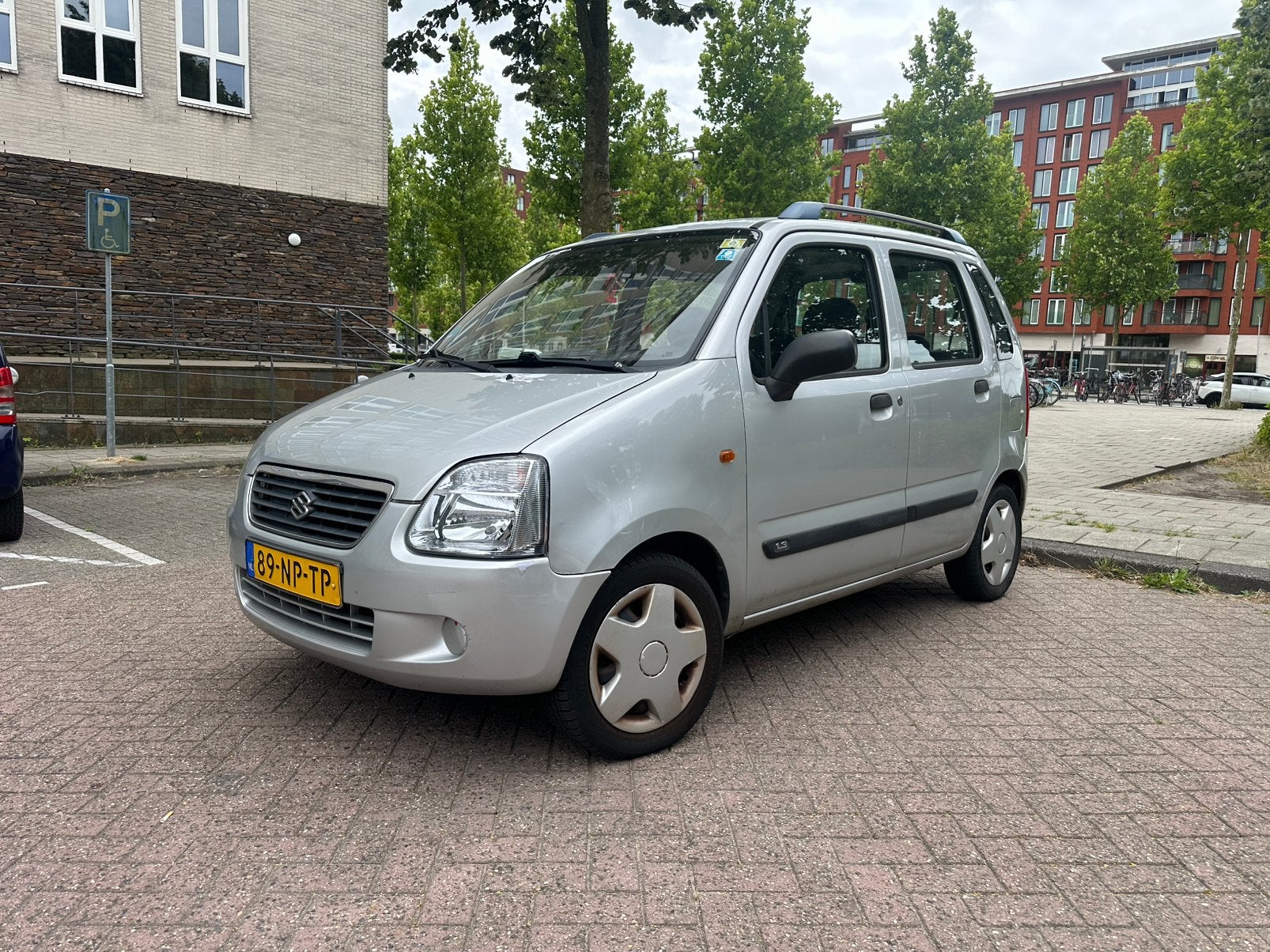 Suzuki Wagon R+ 1.3 AUT 2004 Grijs, Auto's, Suzuki, 970 kg, 40 €/maand, 4 cilinders, Wagon R+