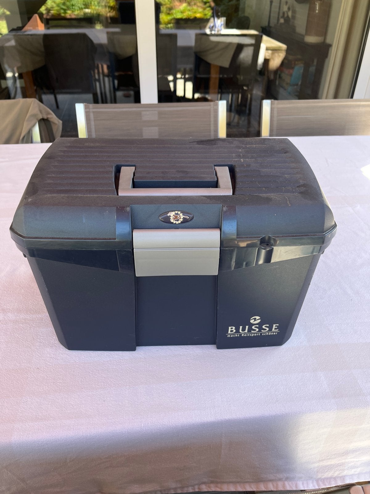 poetsbox paarden, Ophalen