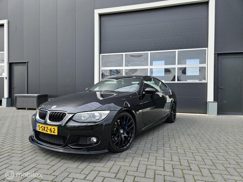 BMW 335d Coupé LCI M-Pakket 350pk Standkachel Apple CarPlay, Auto's, BMW, Automaat, Euro 5, Zwart, 2993 cc