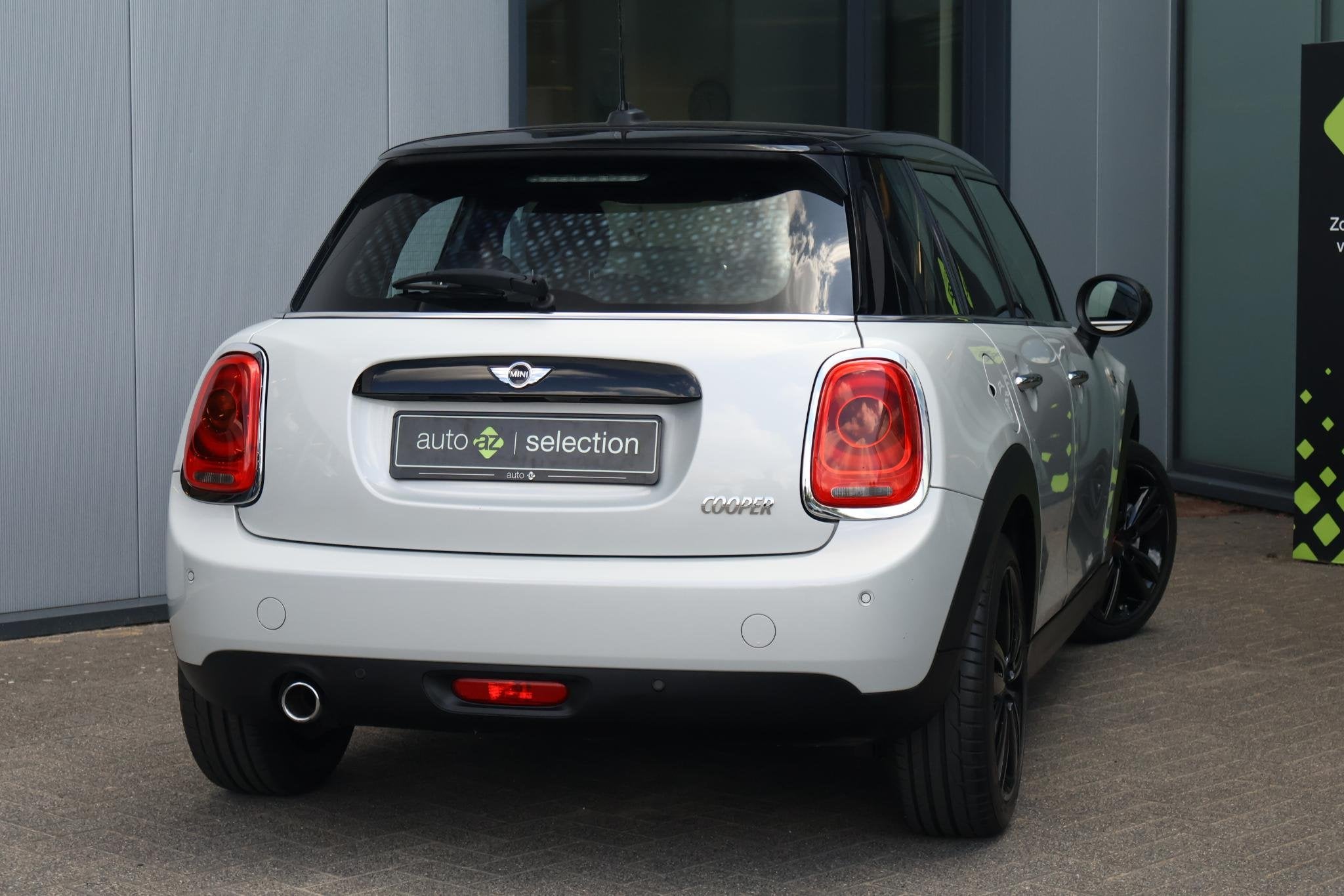 MINI 5-Deurs 1.5 Cooper Salt Business / PDC / 5 Drs, Gebruikt, Bedrijf, Cooper, Geïmporteerd