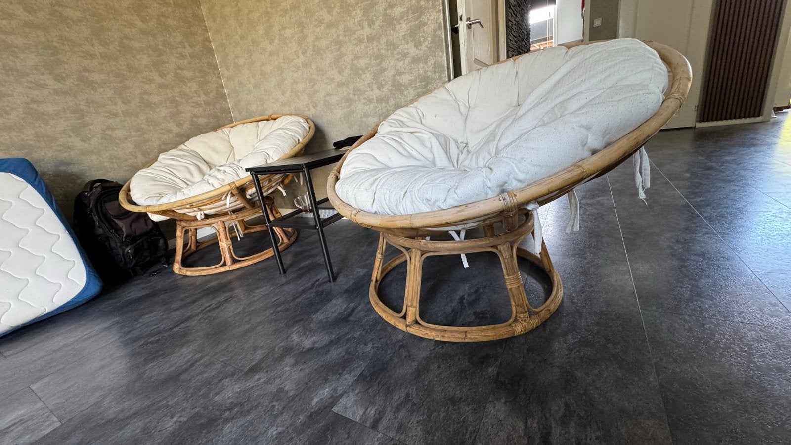 Twee Papasan stoelen met kussens, Ophalen, Gebruikt, Twee, Overige kleuren