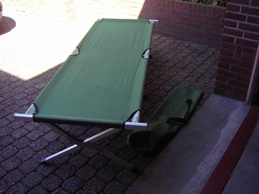 veldbed op pootjes in nieuw staat  L 190 x br. 65 x H 40 cm, Ophalen, Zo goed als nieuw