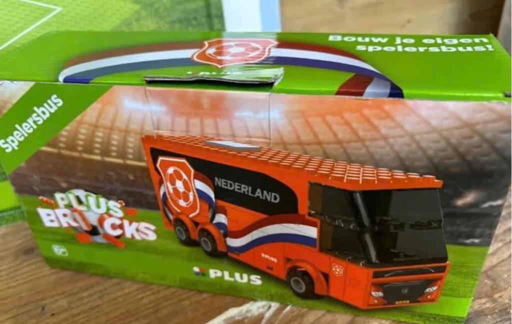 Actie Plus Supermarkt: Bricks EK en Spelersbus EK, Plus, Ophalen of Verzenden