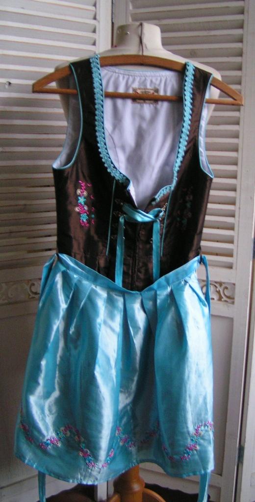 tiroler dirndl jurk en schort maat 34 nr QQ 1121, Kleding | Dames, Carnavalskleding en Feestkleding, Verzenden, Zo goed als nieuw