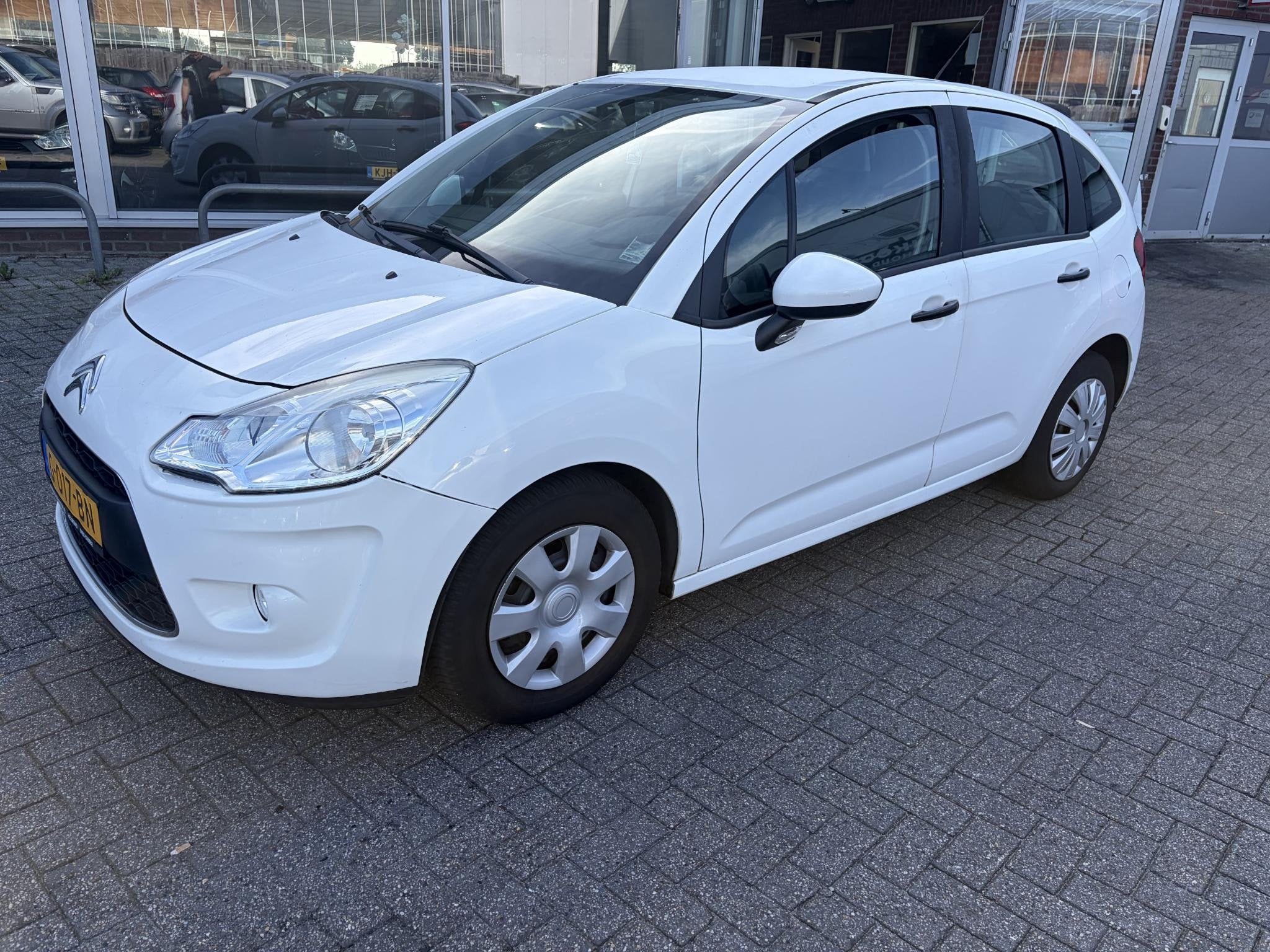 Citroen C3 1.0 VTi Attraction Verbruikt olie, Info@citroen.nl, Citroën, Wit, Handgeschakeld