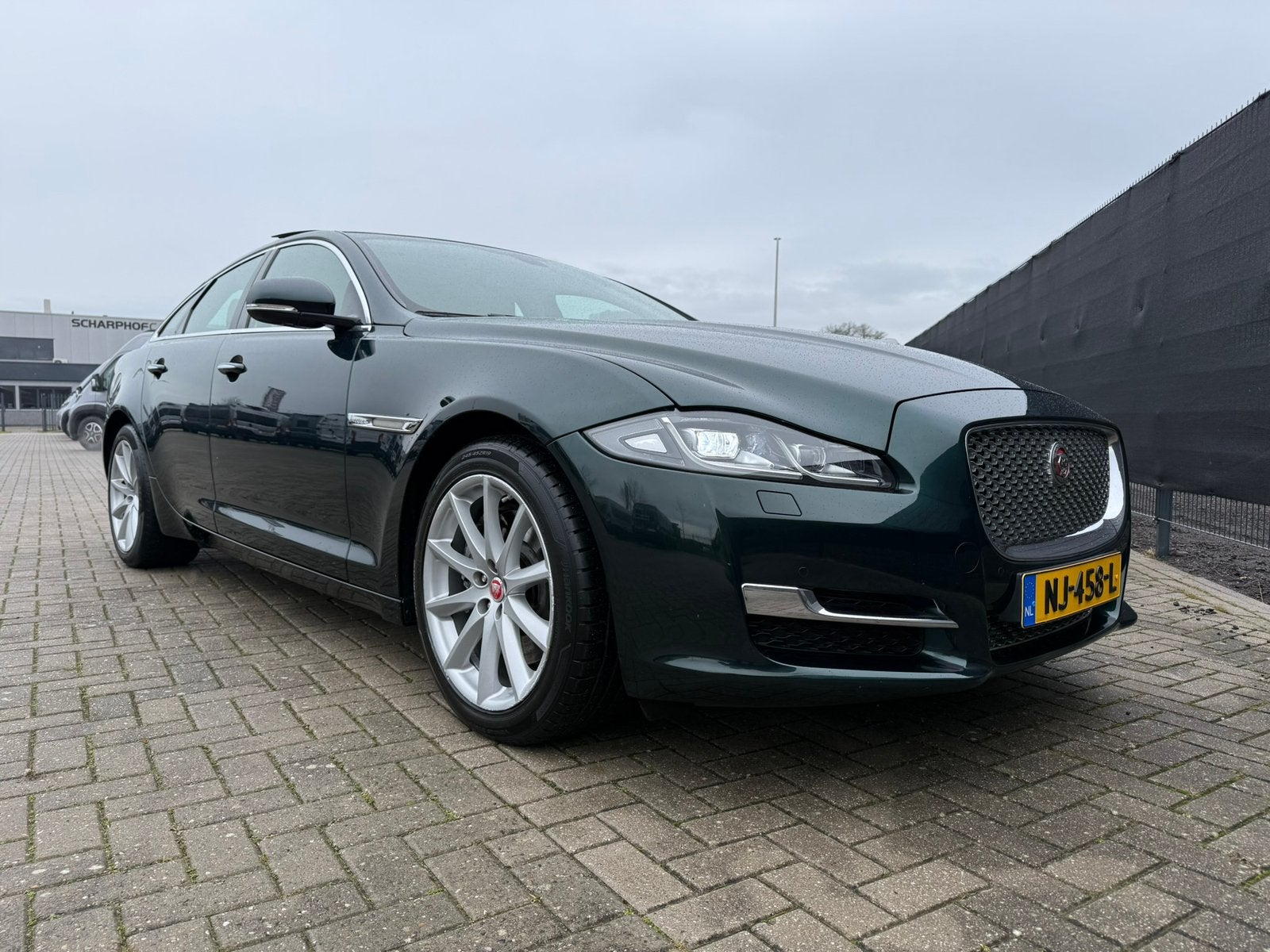 Jaguar XJ 2.0 AUT british racing green, Automaat, Achterwielaandrijving, 4 cilinders, Particulier