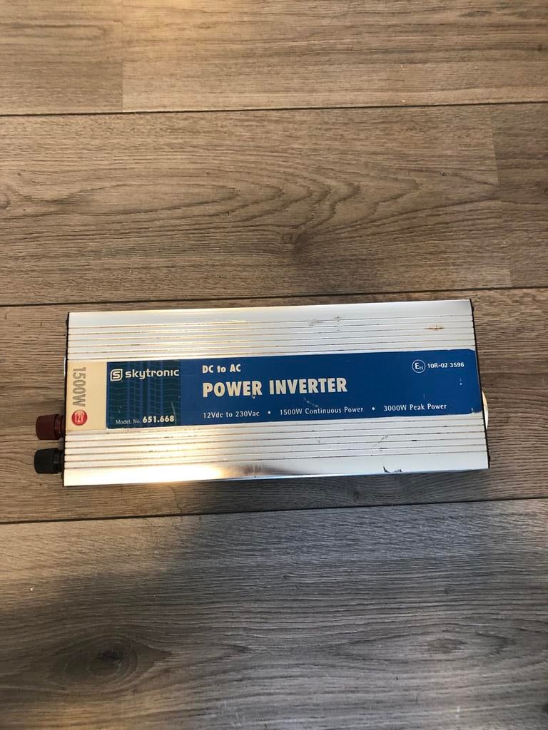 Skytronic Power Inverter 1500W continu, 3000W piekvermogen, Ophalen, Gebruikt