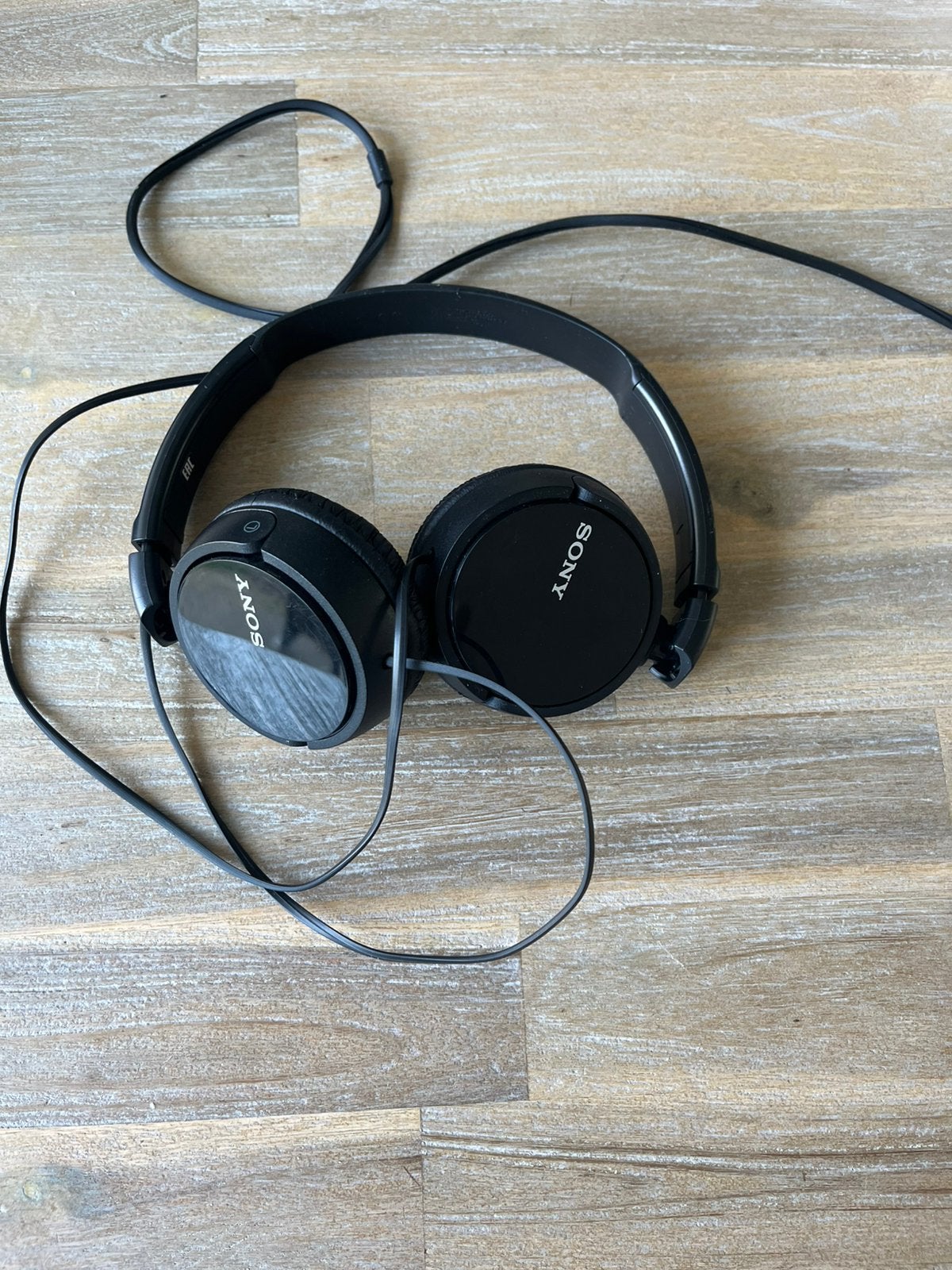 Zwarte Sony MDR-ZX110 bedrade koptelefoon, Ophalen of Verzenden, Gebruikt, Sony