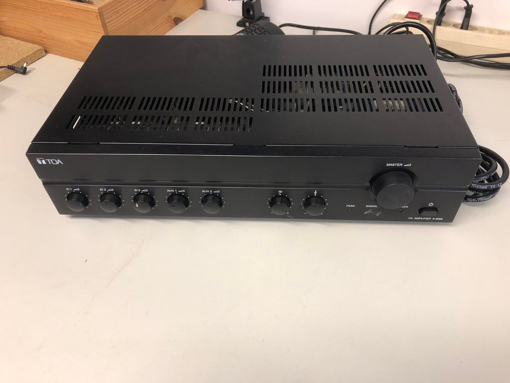 GRATIS OPHALEN TOA versterker CE + plafond luidsprekers, Audio, Tv en Foto, Ophalen, Zo goed als nieuw