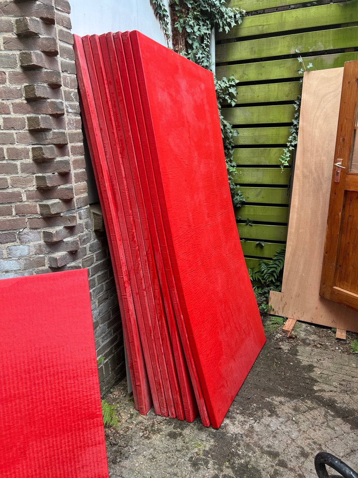 9 rode matten van 1x2m en 1 rode mat van 1x1m, Ophalen, Gebruikt