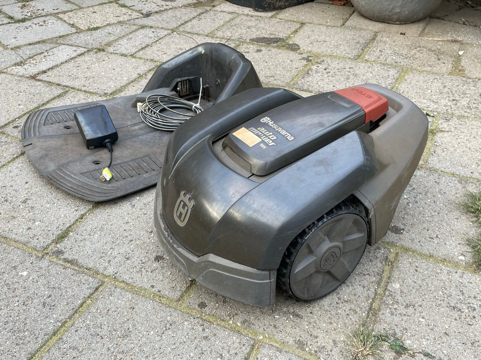 Husqvarna Automower 105, Ophalen, Cirkelmaaier, Gebruikt, Minder dan 30 cm