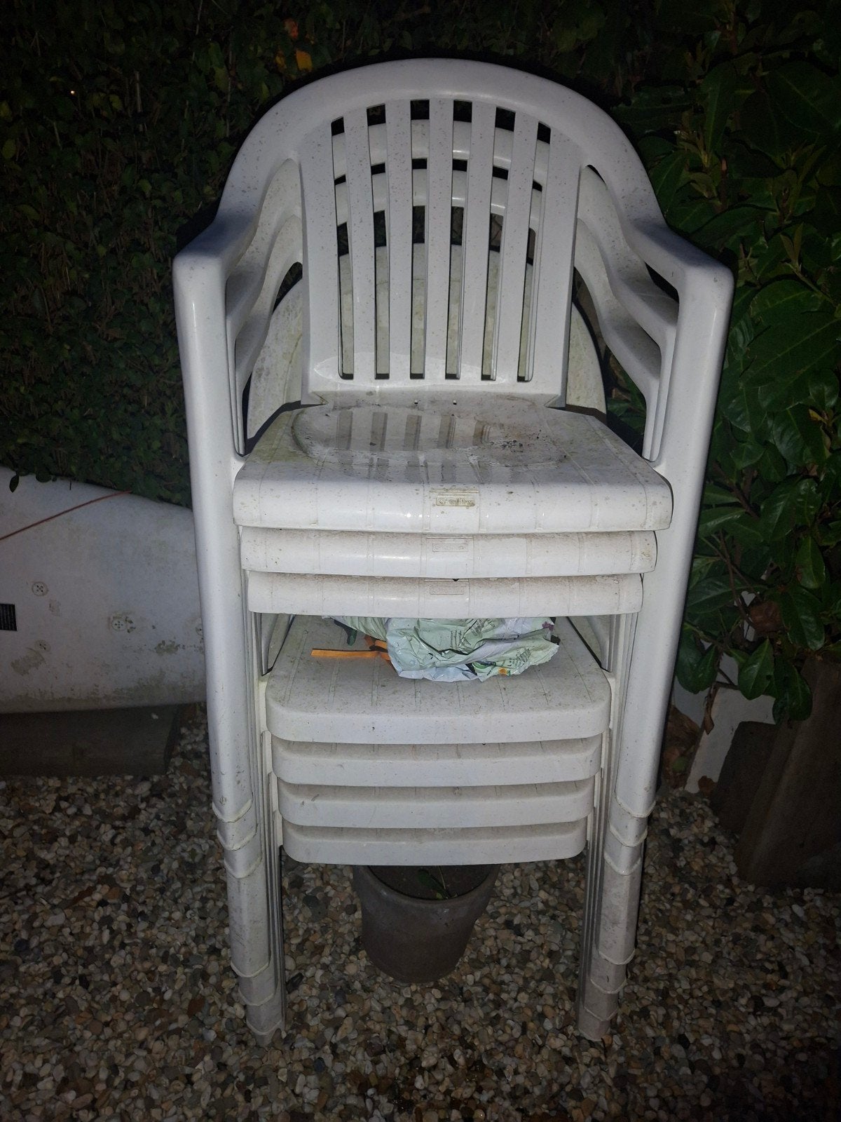 7 tuinstoelen in goede staat enkel wat vies, Tuin en Terras, Ophalen, Gebruikt, Kunststof, Stapelbaar