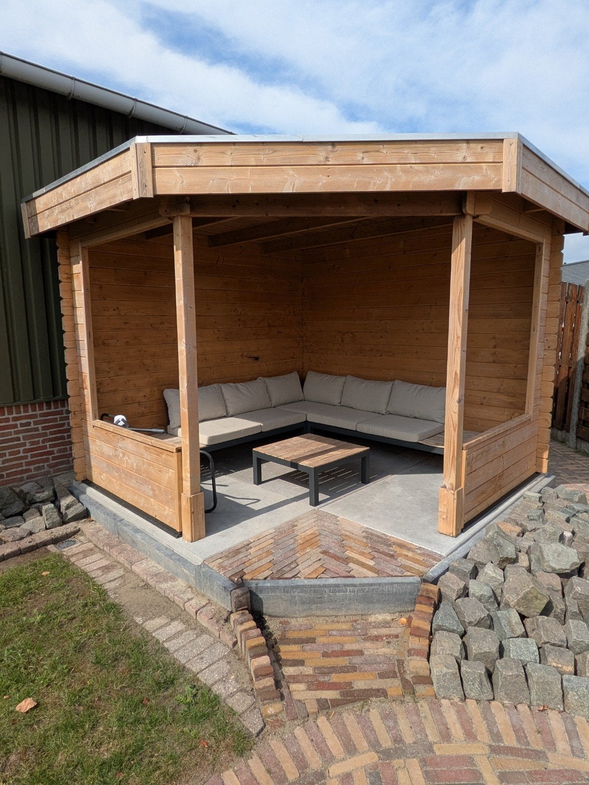 Aluminium Loungeset met lichte kussens en tafeltje, Ophalen, 5 zitplaatsen, Gebruikt, Bank