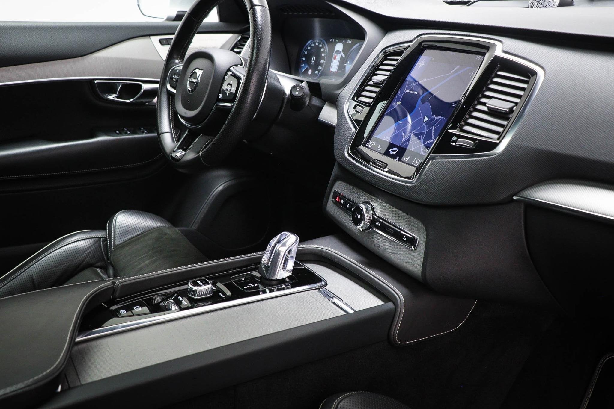 Volvo XC90 2.0 T8 Twin Engine AWD Inscription | BUSINESS CON, Auto's, Dealer onderhouden, Gebruikt, 4 cilinders, 320 pk