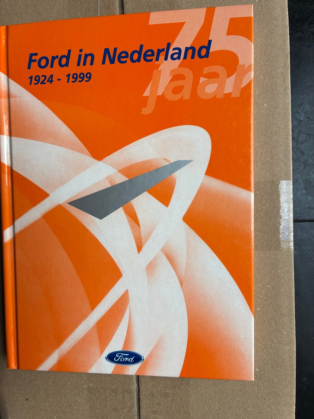 Ford in Nederland 1924-1999 - 75 jaar geschiedenis, Ophalen of Verzenden, Gelezen, Ford