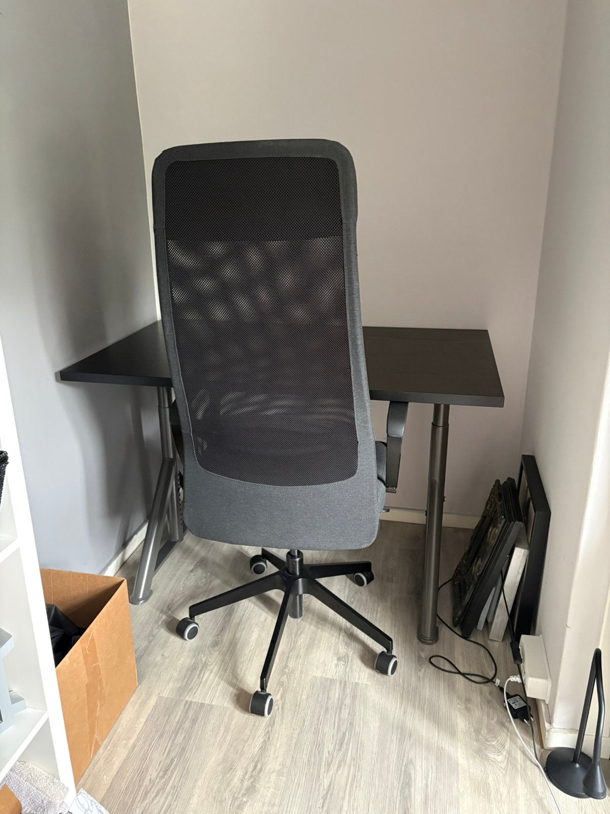 IKEA IDÅSEN bureau (zwart) (120cmx70cm) + MARKUS bureaustoel, Ophalen, In hoogte verstelbaar, Zo goed als nieuw, IKEA