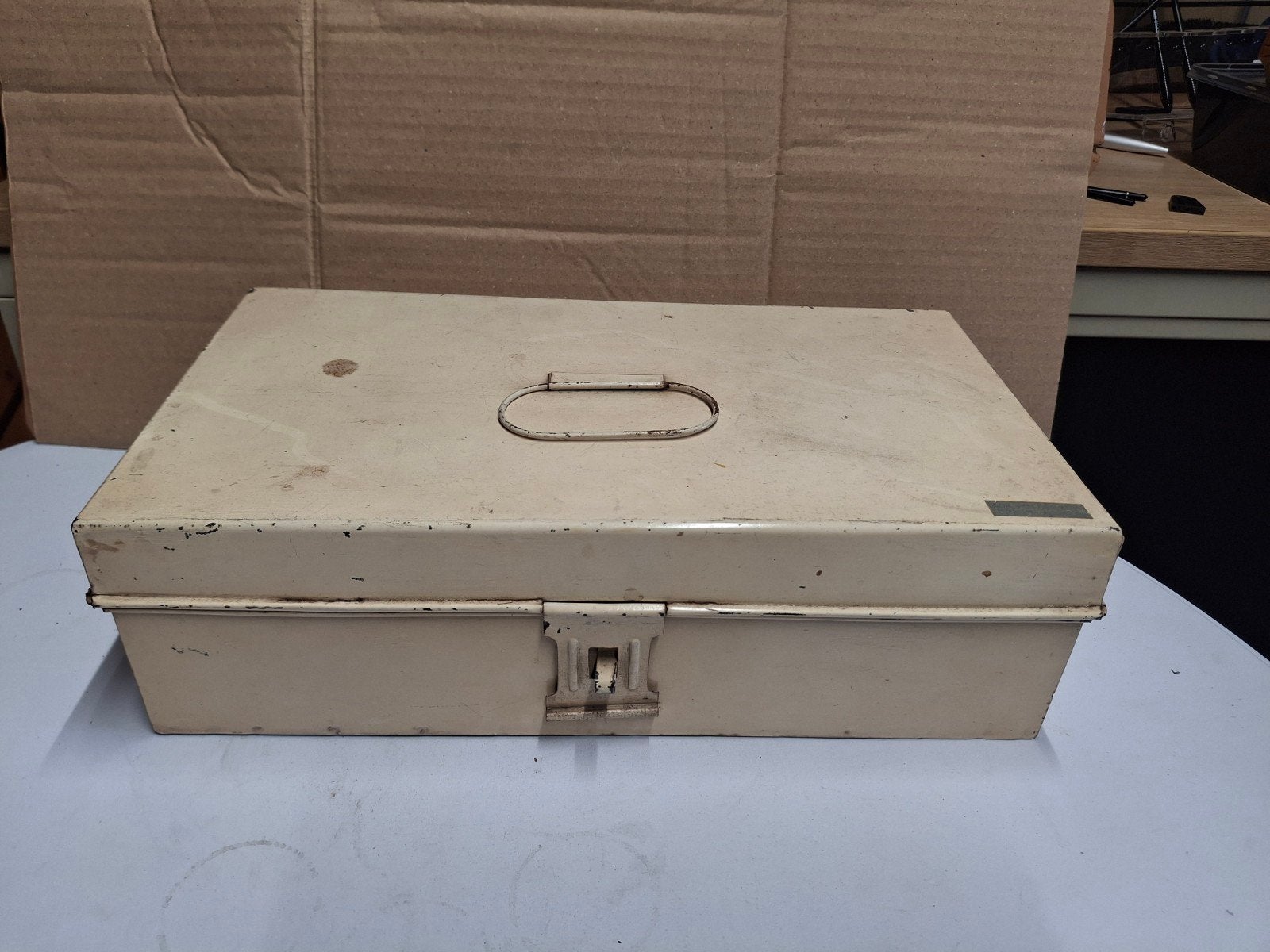vintage metalen EHBO-trommel (jaren 60/70)-volledig gevuld, Ophalen of Verzenden