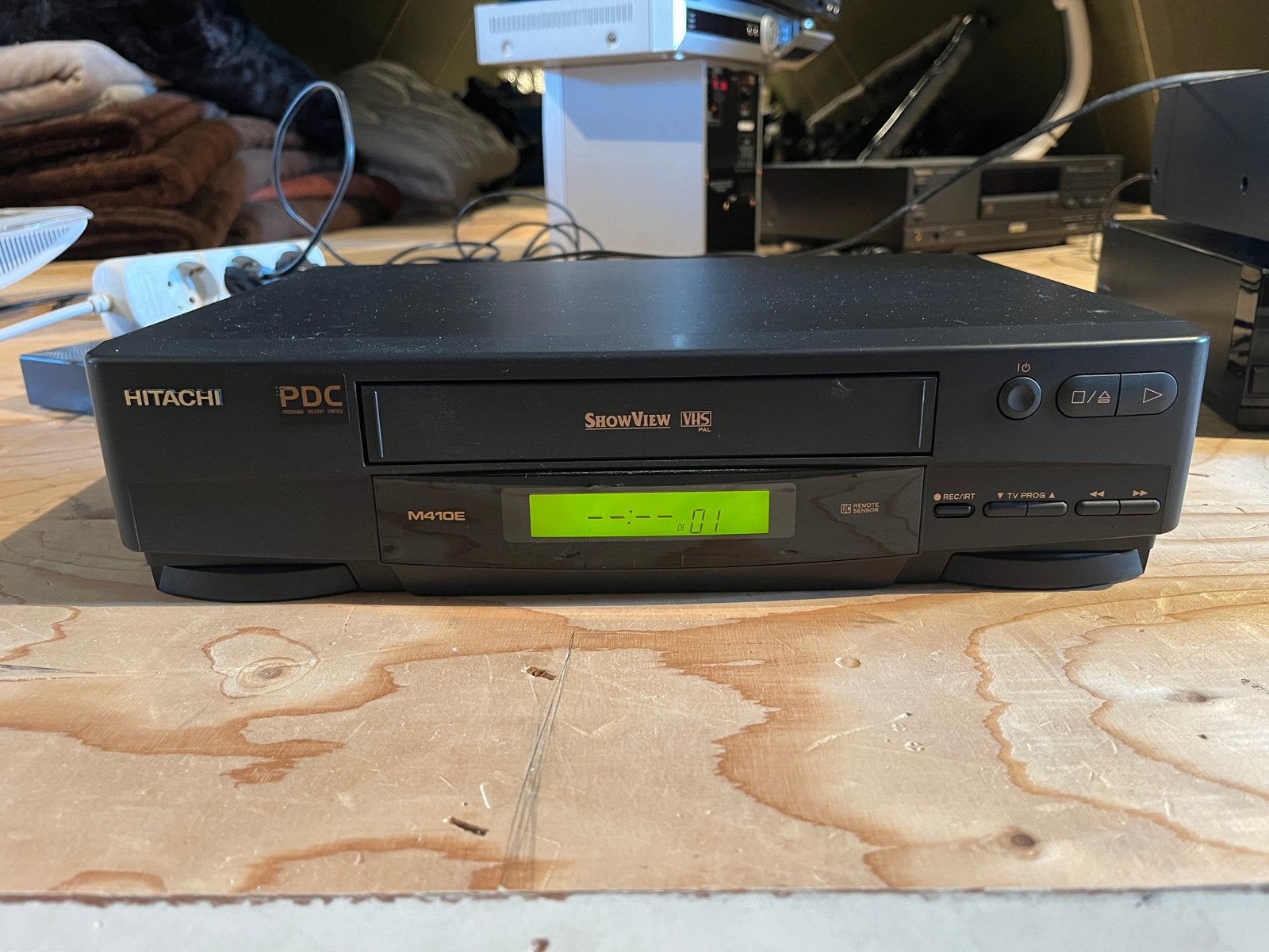 Hitachi M410E VHS Video Cassette Recorder met afstandsbedien, Ophalen, Gebruikt, VHS-speler of -recorder
