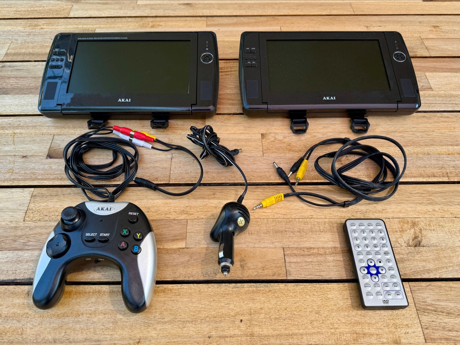 Akai Portable DVD-speler 9" met USB en kaartlezer (ACVDS935T, Audio, Tv en Foto, Dvd-spelers, Gebruikt, Draagbaar, Ophalen, Overige merken