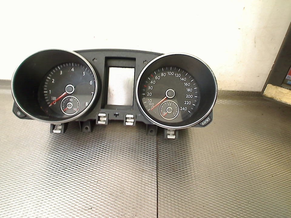 Km Teller Volkswagen Golf VI (5K1) 2008 1K0920870B, Gebruikt, Volkswagen, Volkswagen AG, Kundenbetreuung@volkswagen.de