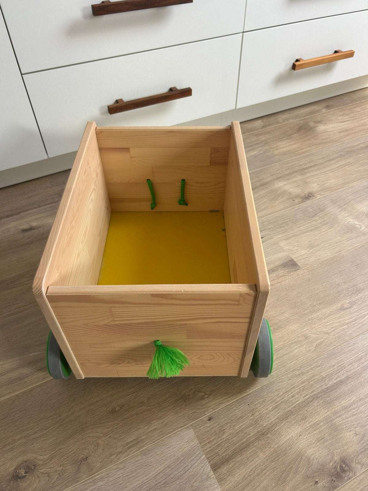 IKEA houten karretje, Ophalen, Zo goed als nieuw