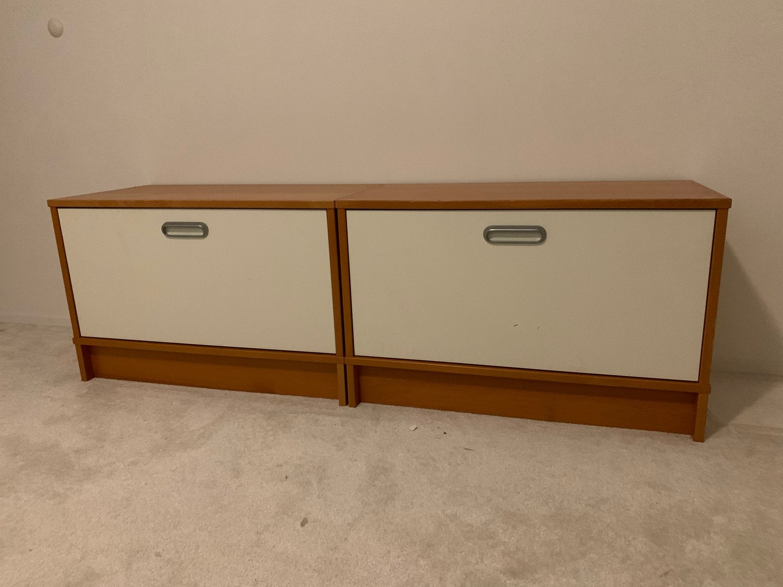 Effectiv Ikea lage houten archiefkast, Huis en Inrichting, Ophalen, Gebruikt, 100 tot 150 cm, Meerdere deuren