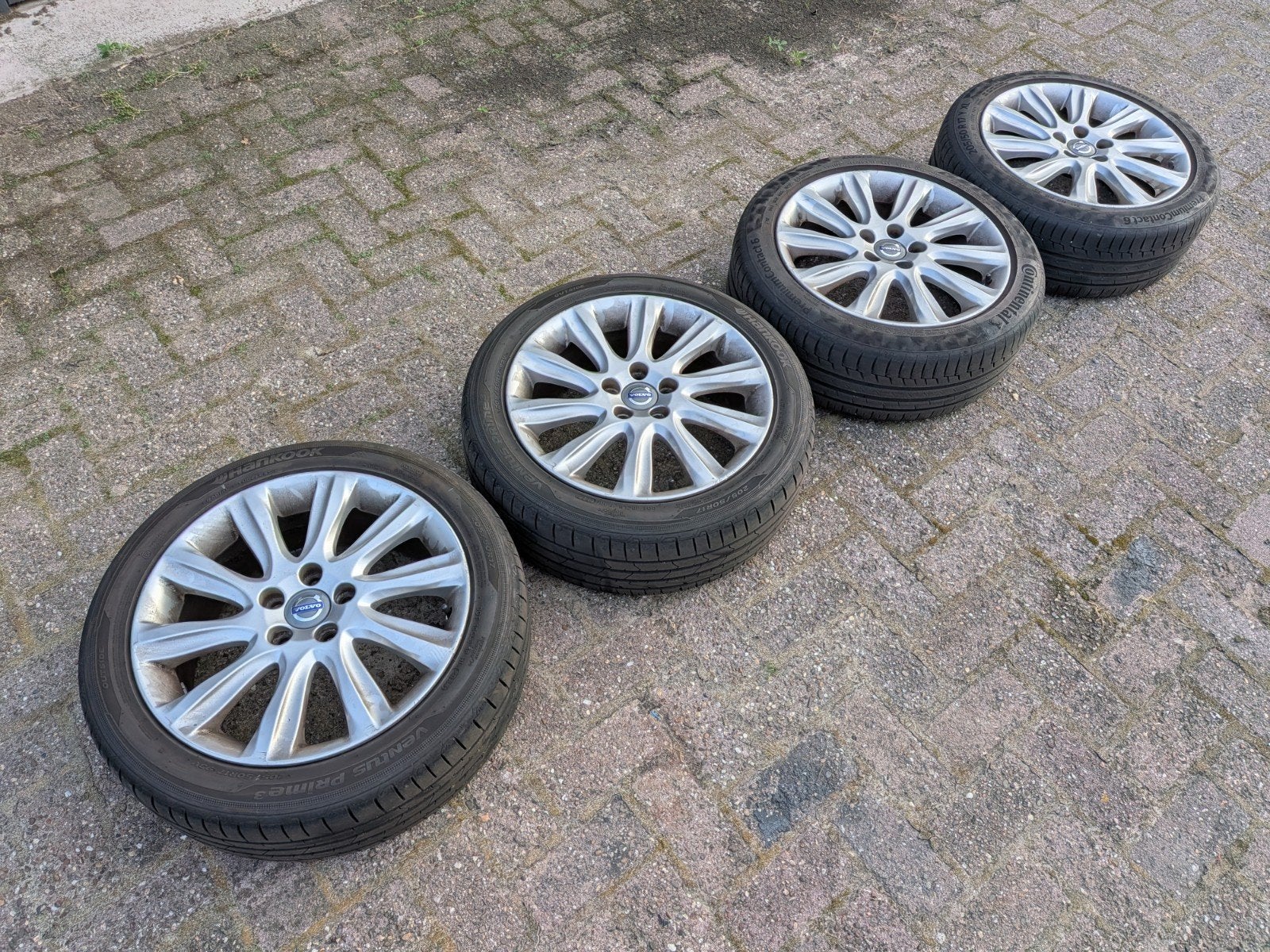 Volvo v40/c30/c70/v50/v60 Mannan velgen 17 inch, Ophalen, 17 inch, 205 mm, Zomerbanden