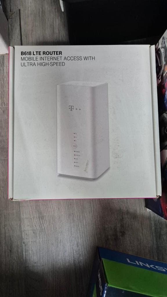 B618 LTE Router T-Mobile, Computers en Software, Routers en Modems, Ophalen, Zo goed als nieuw