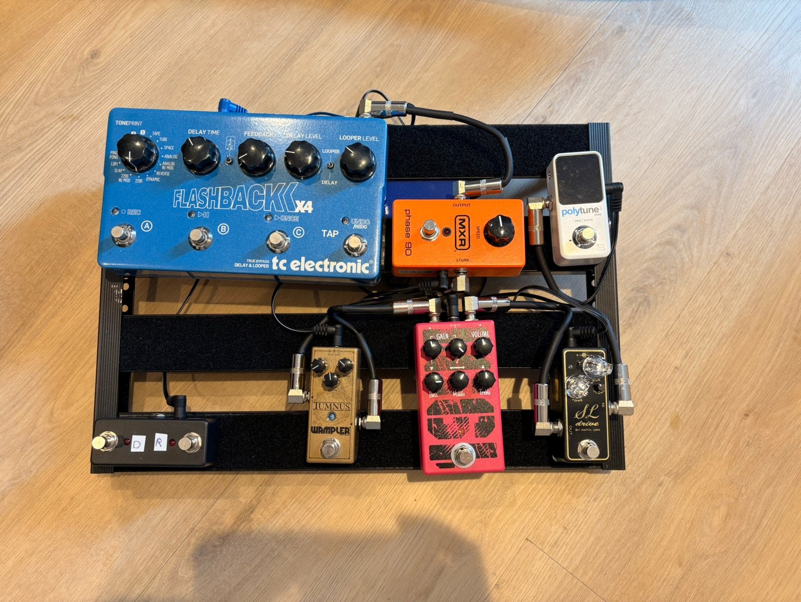 Pedalboard (Wampler, Xotic, FLB 1991, TC Electronic, MXR), Muziek en Instrumenten, Effecten, Zo goed als nieuw, Ophalen