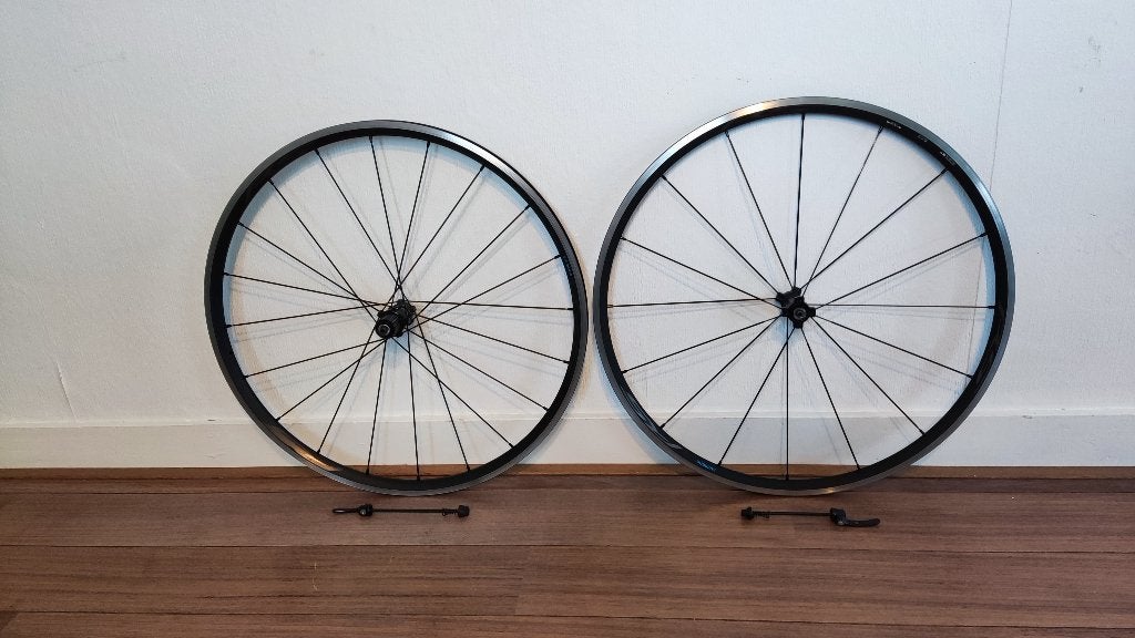 Shimano 105 WH-RS300 Racefiets Wielen, Fietsen en Brommers, Fietsonderdelen, Zo goed als nieuw, Wiel, Aluminium, Racefiets, Ophalen of Verzenden