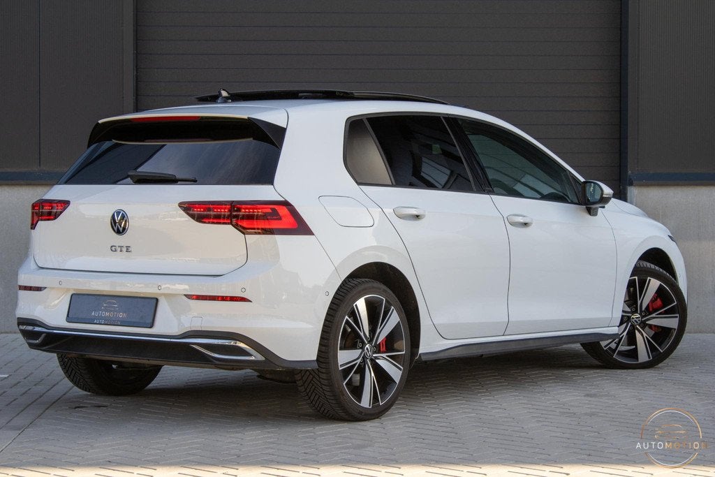 Volkswagen Golf 1.4 eHybrid GTE PANO IQ LIGHTS CAMERA HUD PA, Auto's, Gebruikt, Euro 6, 4 cilinders, Met garantie (alle)