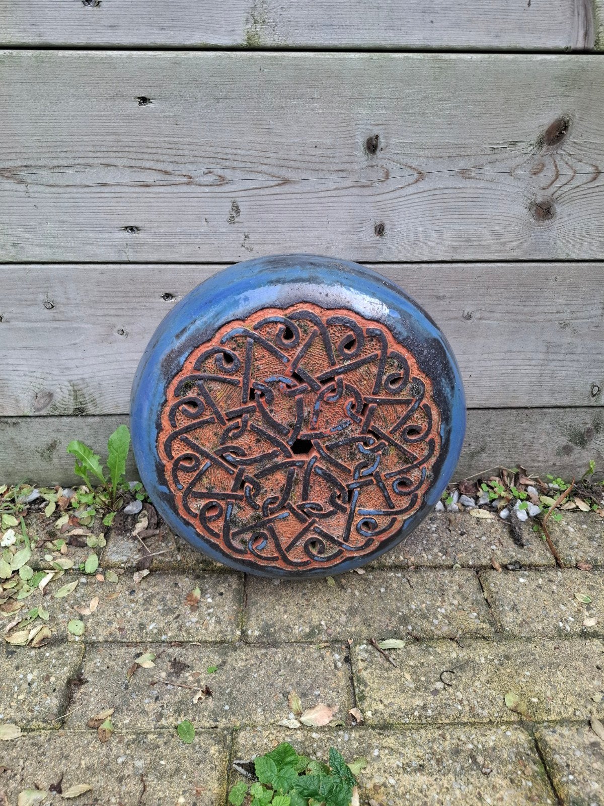 Decoratieve keramische schaal met Keltisch knoopwerk, Ophalen