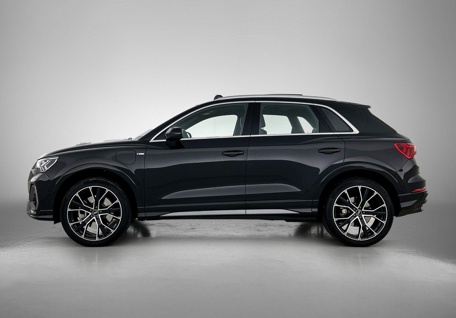 Audi Q3 45 TFSI e S edition Automaat | Navigatie | Panorama, Auto's, Audi, 12 maanden, Gebruikt, Zwart, Hybride Elektrisch/Benzine