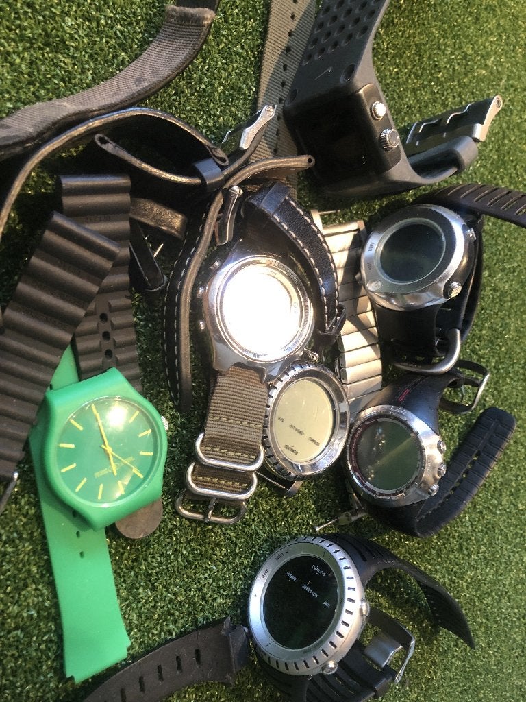 ik ben opzoek naar kapotte horloge, Ophalen