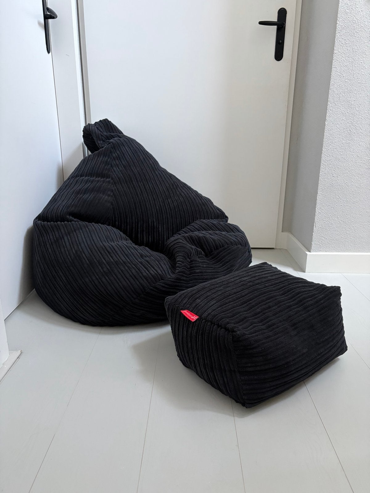 Lounge pug Zitzak met Voetensteun - Zwart Ribstof, Ophalen, Gebruikt, Zwart, Zitzak