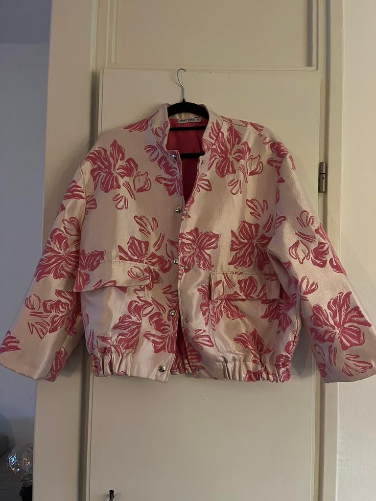 Leuke tussenjas, Kleding | Dames, Jasjes, Kostuums en Pakken, Nieuw, Ophalen of Verzenden, Jasje, Roze