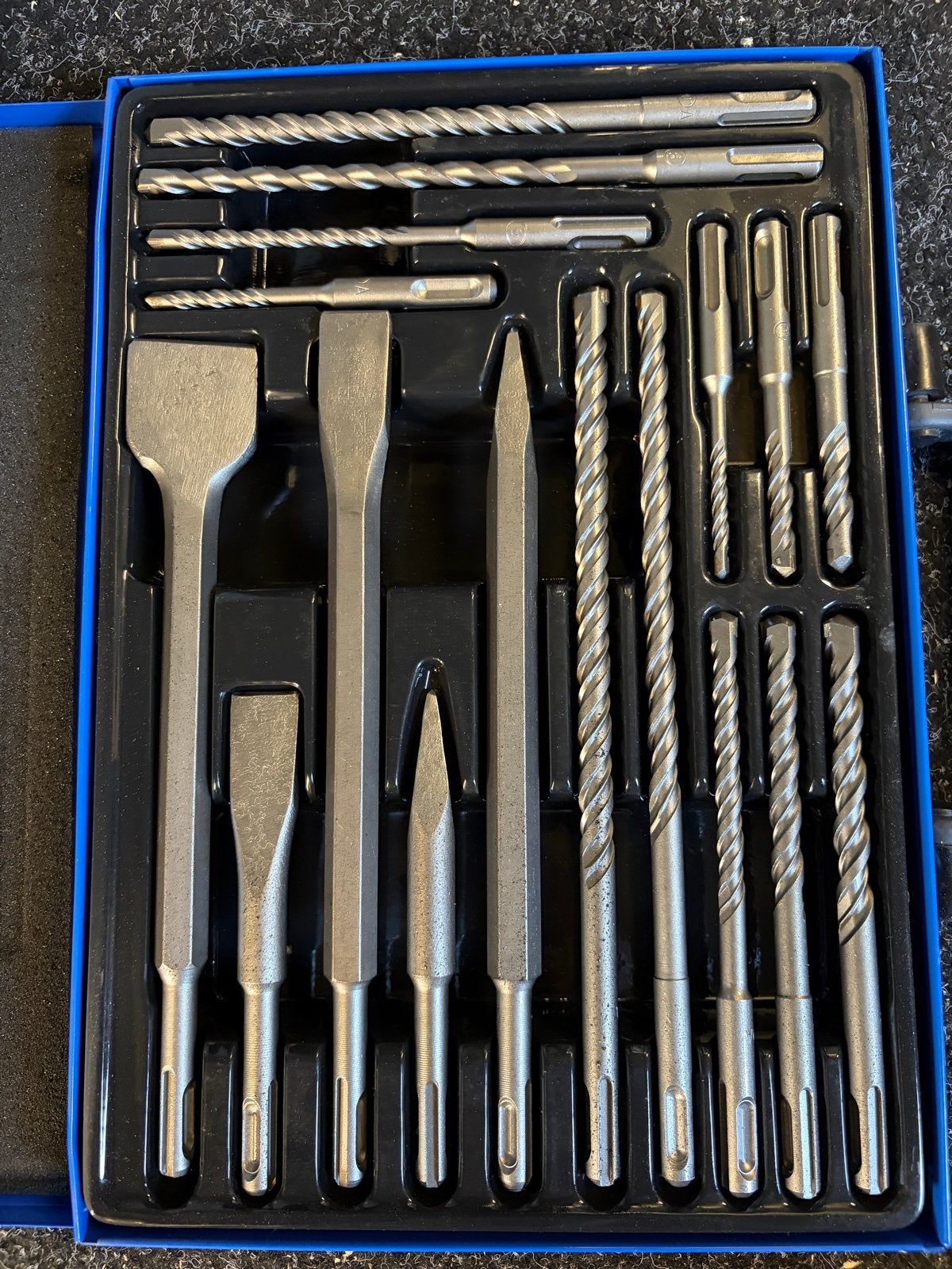 Nieuwe Boor- en beitelset in metalen koffer, Ophalen of Verzenden, Gebruikt, Bitset, Overige merken